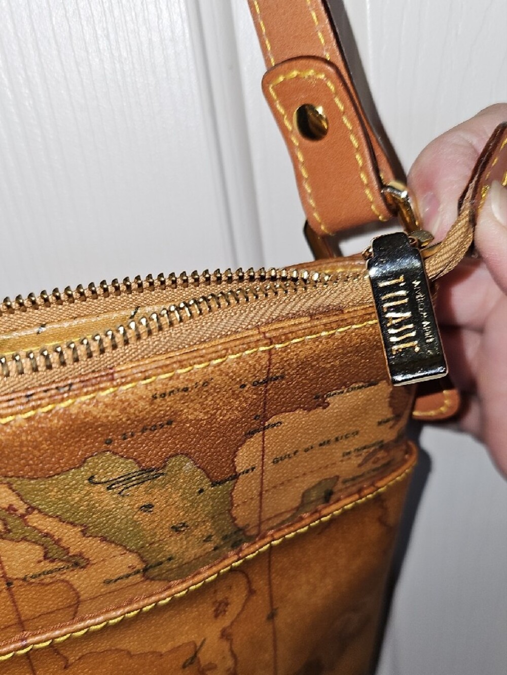 Alviero Martini 1' CLASSE Shoulder Bag in Tan and Brown - Picture 6 of 9